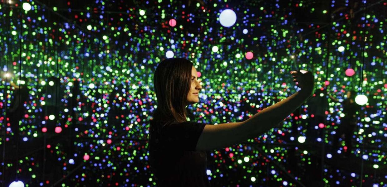 Installationen Gleaming Lights of the Souls af den japanske kunstner Yayoi Kusama er et elsket værk på Louisiana