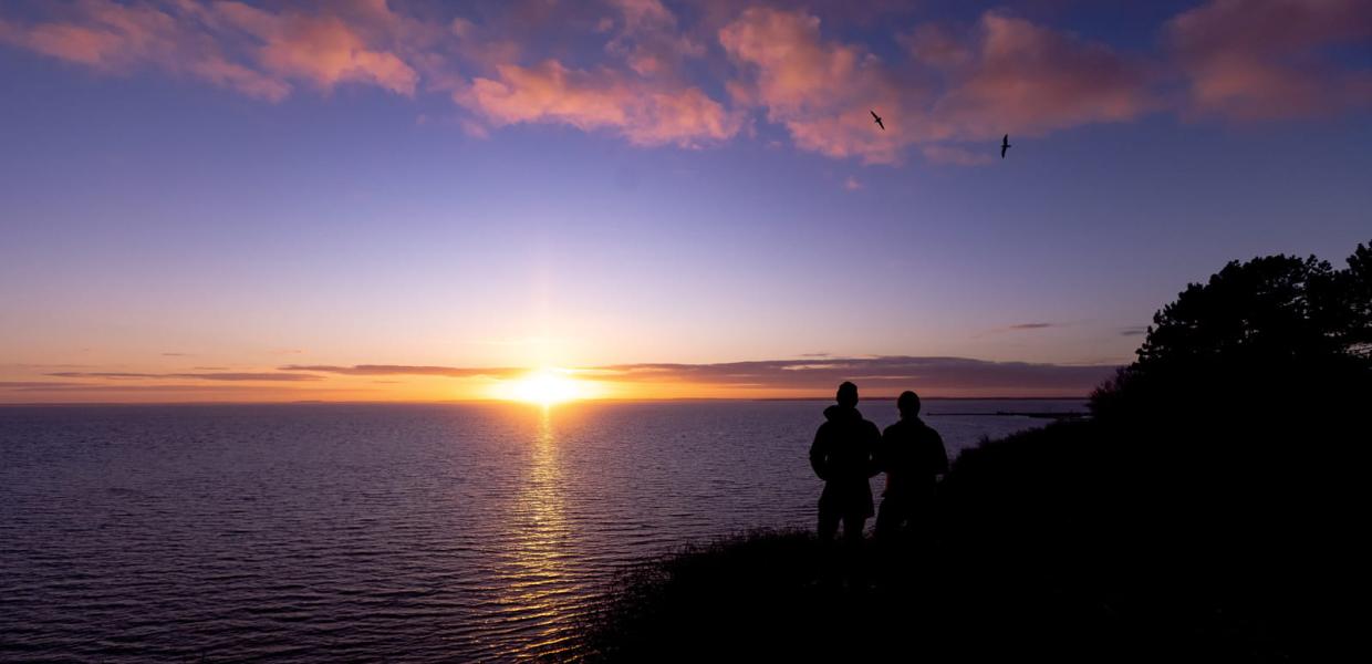 Solnedgang over Lynæs havn