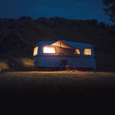 Overnat i retro campingvogn hos Byaasgaard Camping