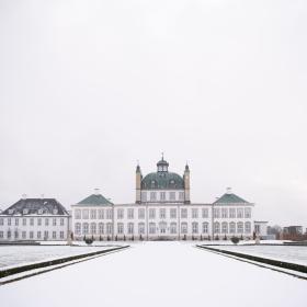 Fredensborg Slot med sne på