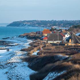 Udsigt langs kysten ved Kikhavn i Hundested (byer i Nordsjælland)