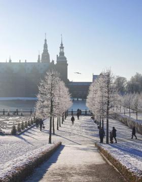 Frederiksborg Slot i vinterdragt