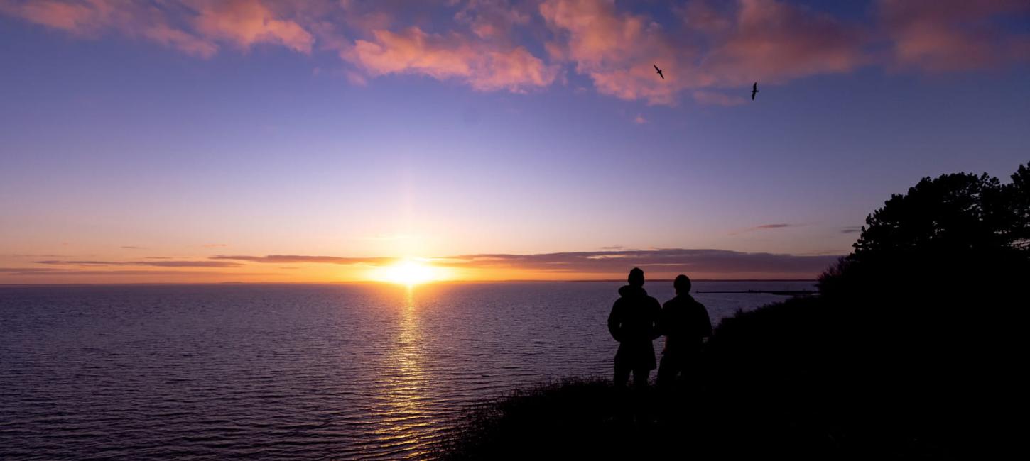 Solnedgang over Lynæs havn