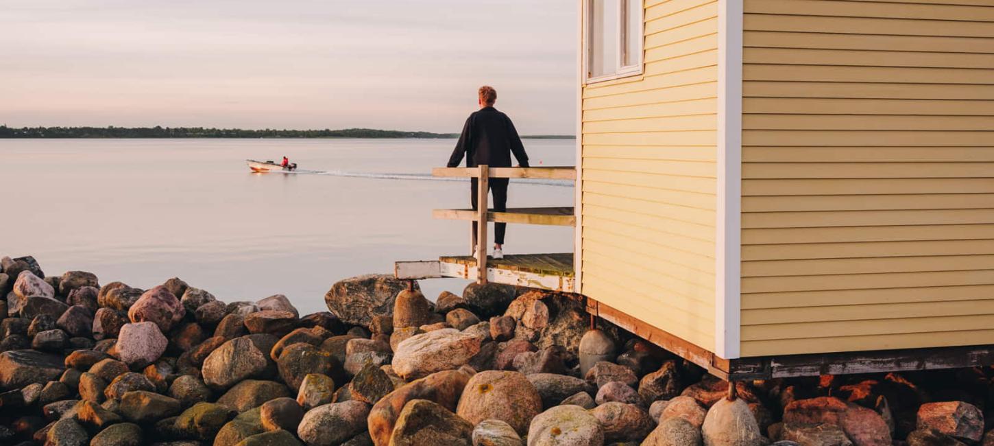 Lynæs Havn - Det gule badehus