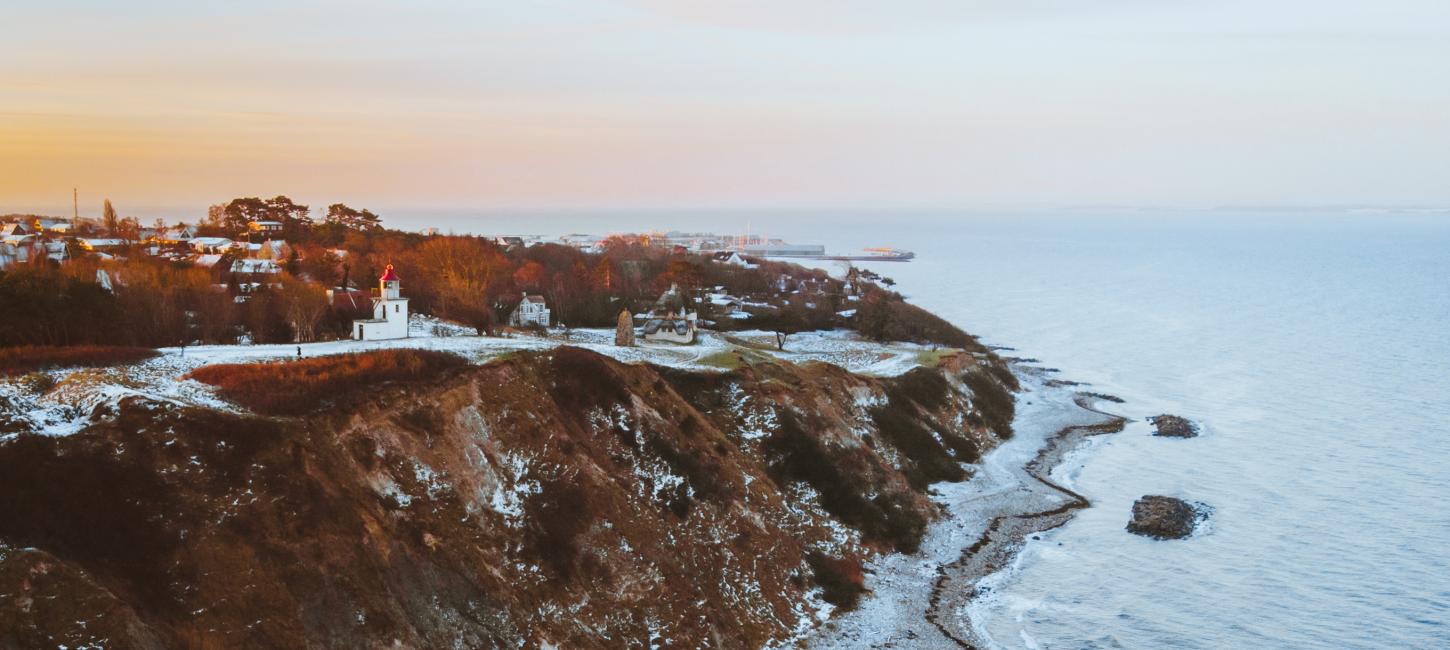Udsigt over Skansen og Knud Rasmussens Hus i Hundested
