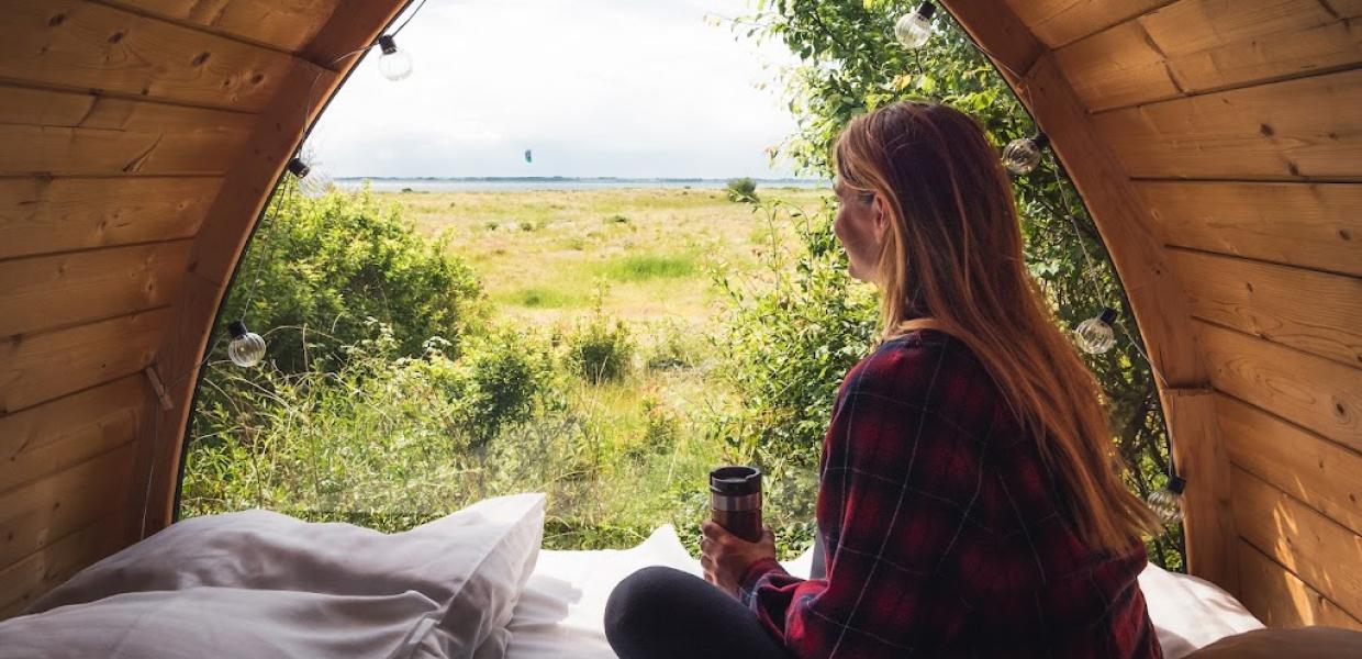 Overnat tæt på naturen i Lynæs i surfshacks hos Lynæs Surfcenter