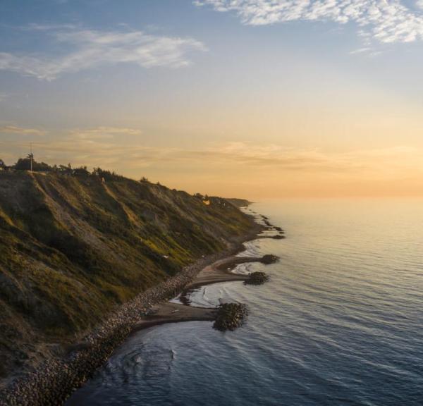 Vejby Strand set fra vandsiden af