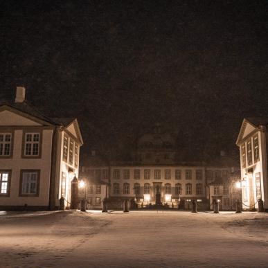 Fredensborg Slot. her ses slottet klædt i vinterdragt